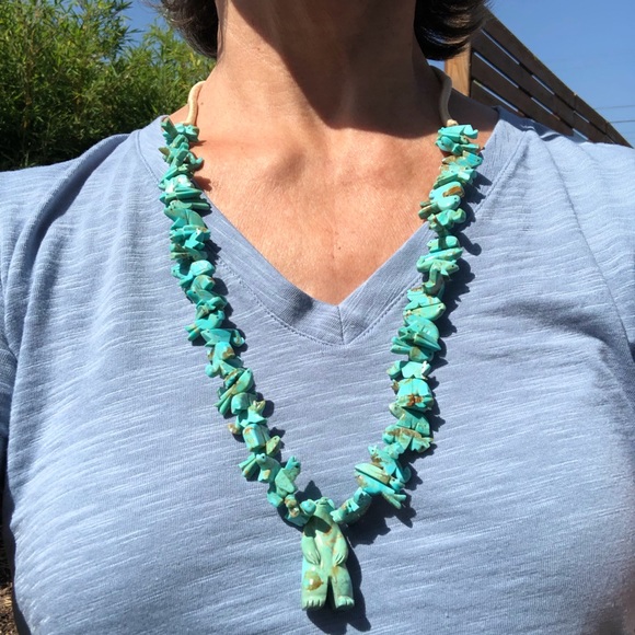 Vintage - Native American Authentic Hand Carved Turquoise Fetish Necklace - Picture 4 of 13